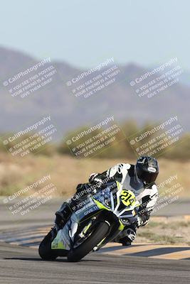 media/Oct-04-2025-CVMA (Sat) [[408bcdd6e4]]/Race 13-Amateur Supersport Open/